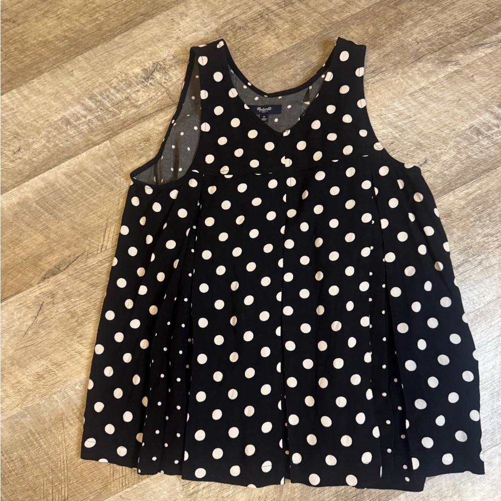 Madewell size 0 sleeveless black w/ white polka dots, pleated front panels
